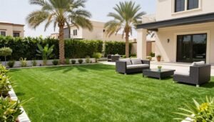 خدماتنا 5 ثيل صناعي أخضر جميل في حديقة منزل كويتي حديث