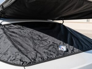 مظلة سيارات تحمي من أشعة الشمس الحارقة في الكويت